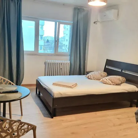 Apartament M64 *